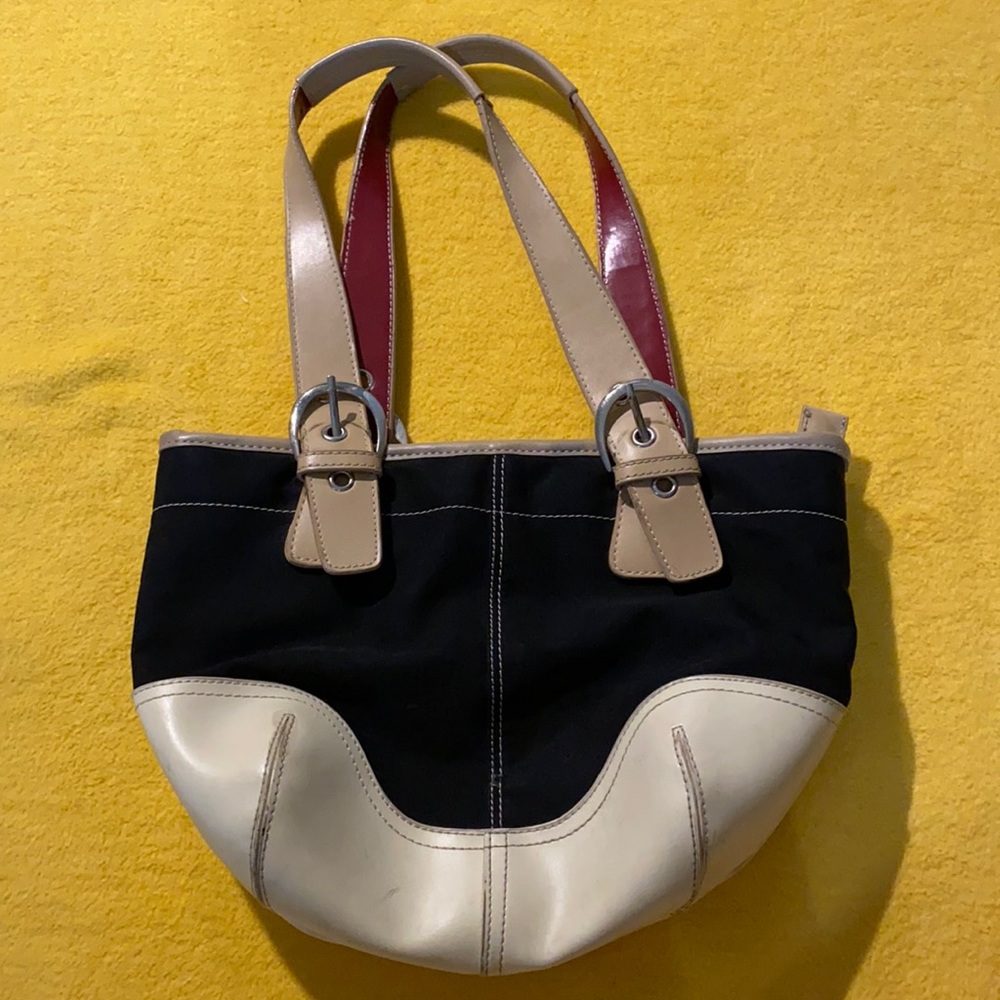 gorgeous vintage authentic coach purse